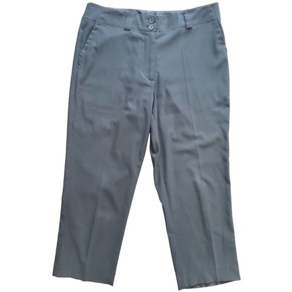 Nike Pants - Nike Women’s Black Dri-Fit Golf Capri Pants Size 6